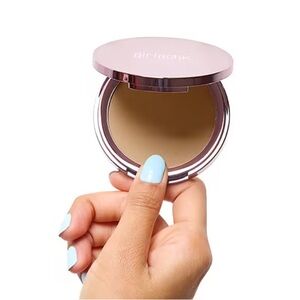 GIRLACTIK
Luminous Face Powder